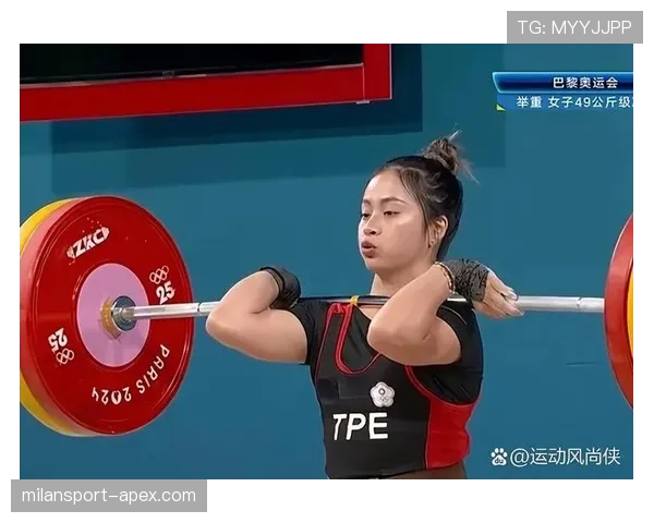 侯志慧赛场像女王,生活照居然是点外卖躺沙发的普通人,笑趴 侯志慧赛场像女王,生活照居然是点外卖躺沙发的普通人,笑趴