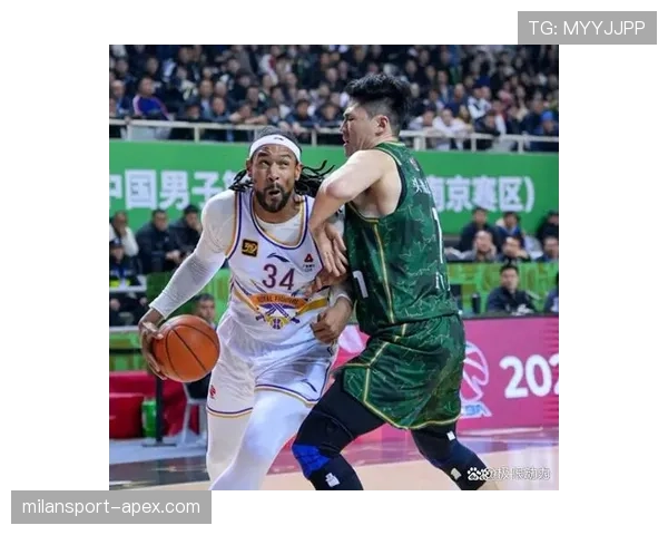 进攻犯规是什么？篮球裁判如何判罚才算准确？